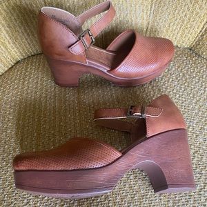 *NIB* B.O.C. Modern Platforms- Womens Size 8
